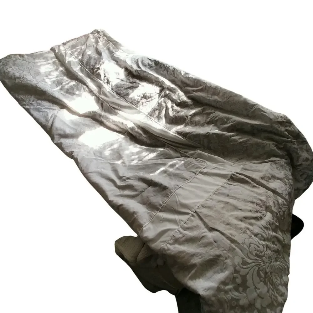 AT HOME! ECRU & CREAM HEAVY DAMASK W/CREAM INSETS LUXURY COMFORTER! QUEEN SIZE!